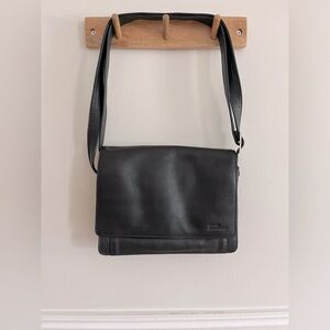 Derek Alexander Bristol medium crossbody in black leather